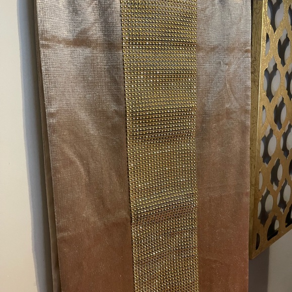 Luxury Rhinestone Table Runner - Picture 11 of 13